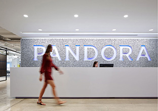 流光飞舞 电台巨头Pandora芝加哥办公设计欣赏