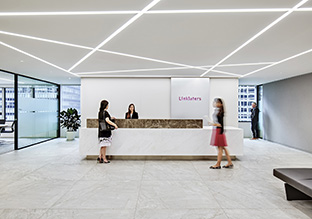焕然一新 年利达Linklaters律所事务所香港办公设计欣赏