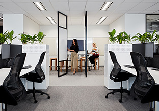 疫情催生创新混合办公模式 国际保险巨头QBE澳洲工作场所改造设计欣赏