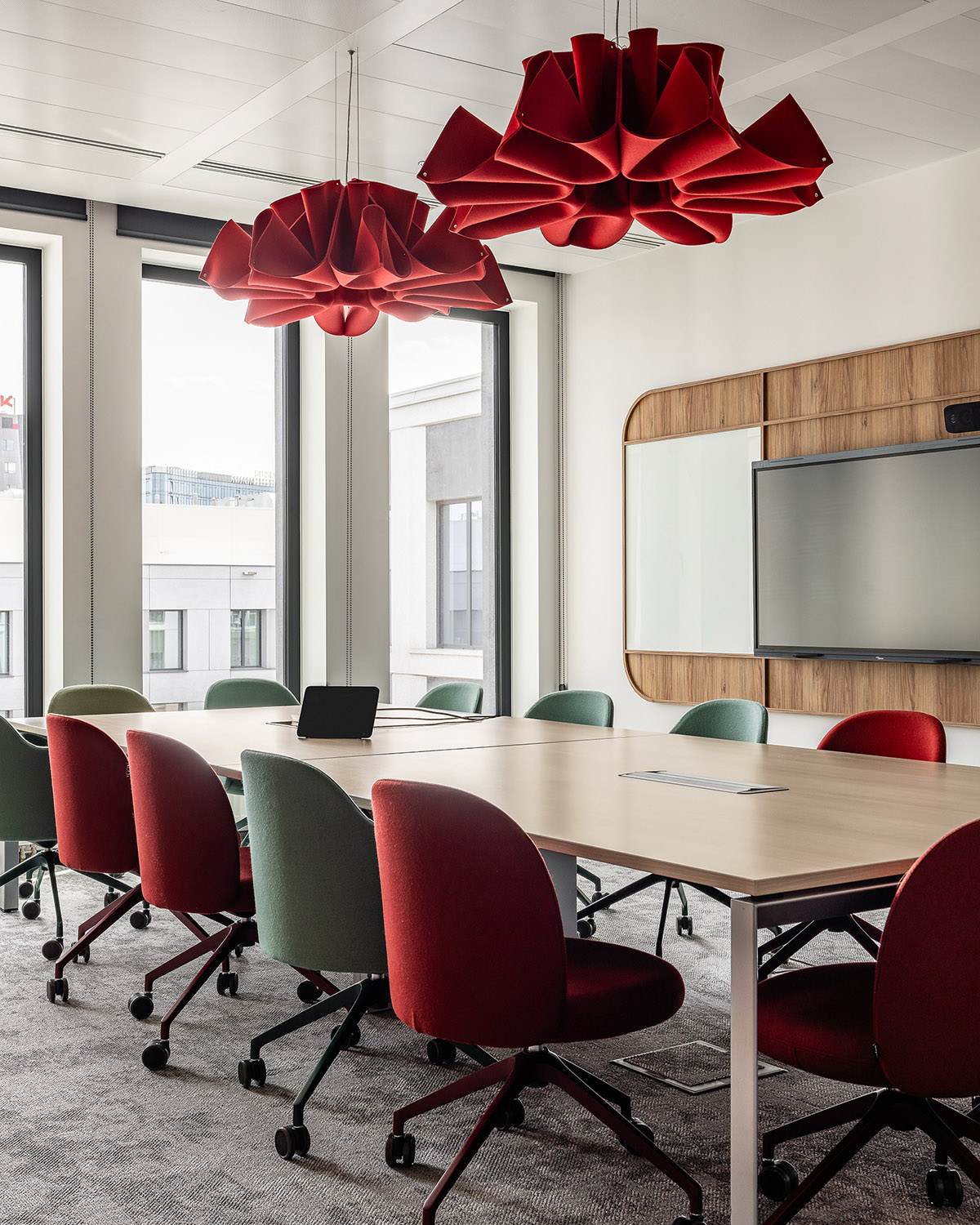 ծ����չ�˾KRUK�����ܲ�������ɳ����ݽ��ĸ��Ͽռ�