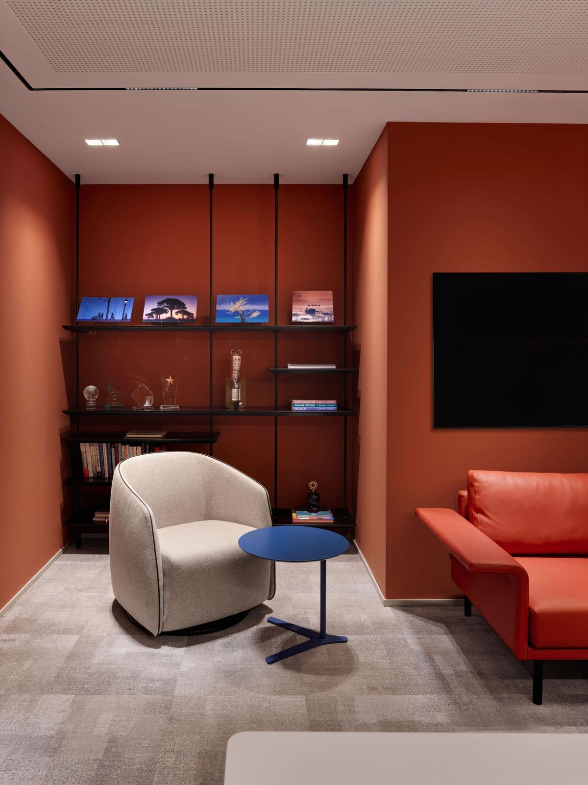 ��ѯ��˾Marsh McLennan��˹̹��������������ϵ�칫���