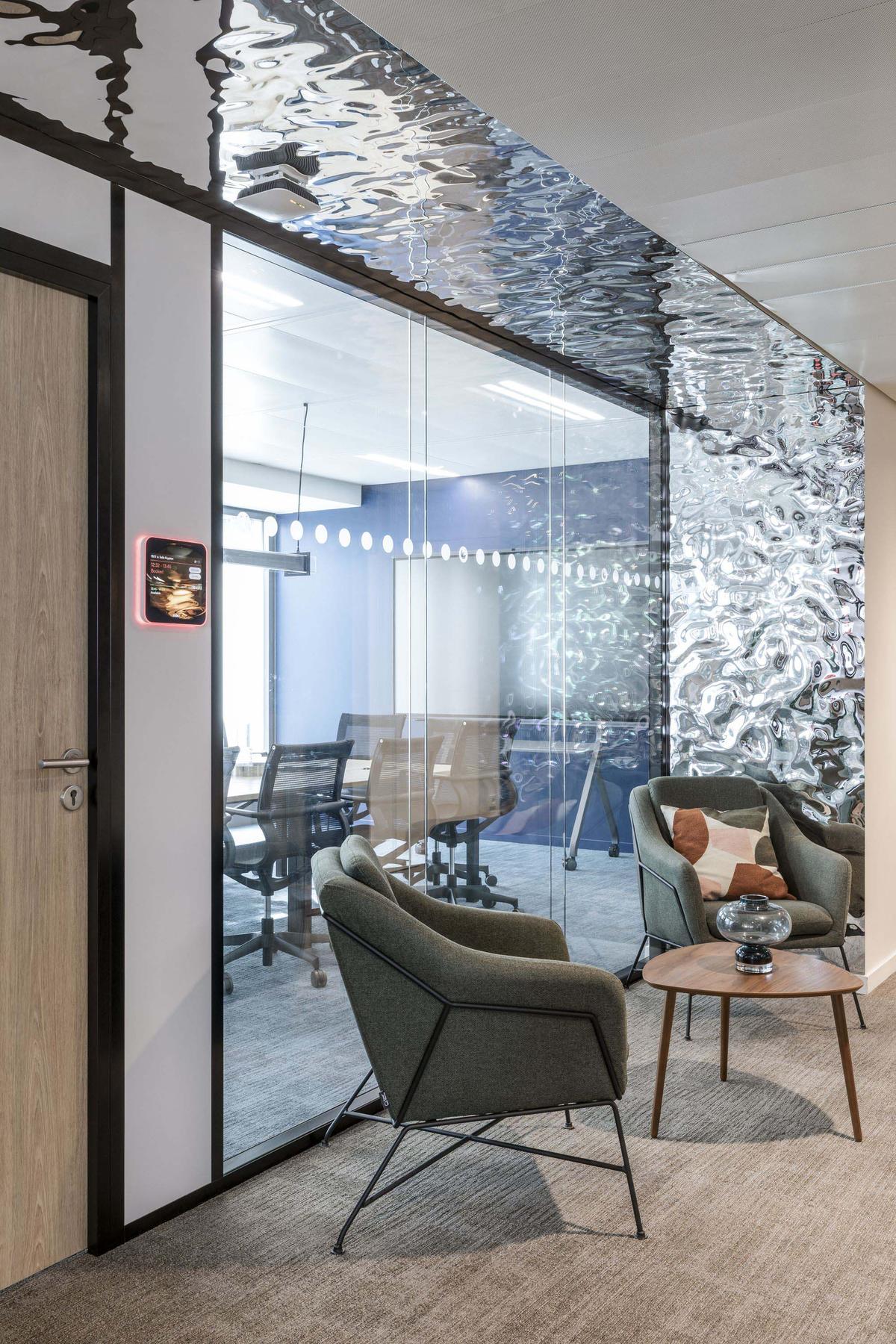 Ariane ���켯�Ű����ܲ������Ĵ�Ԫ�ع���Ա������