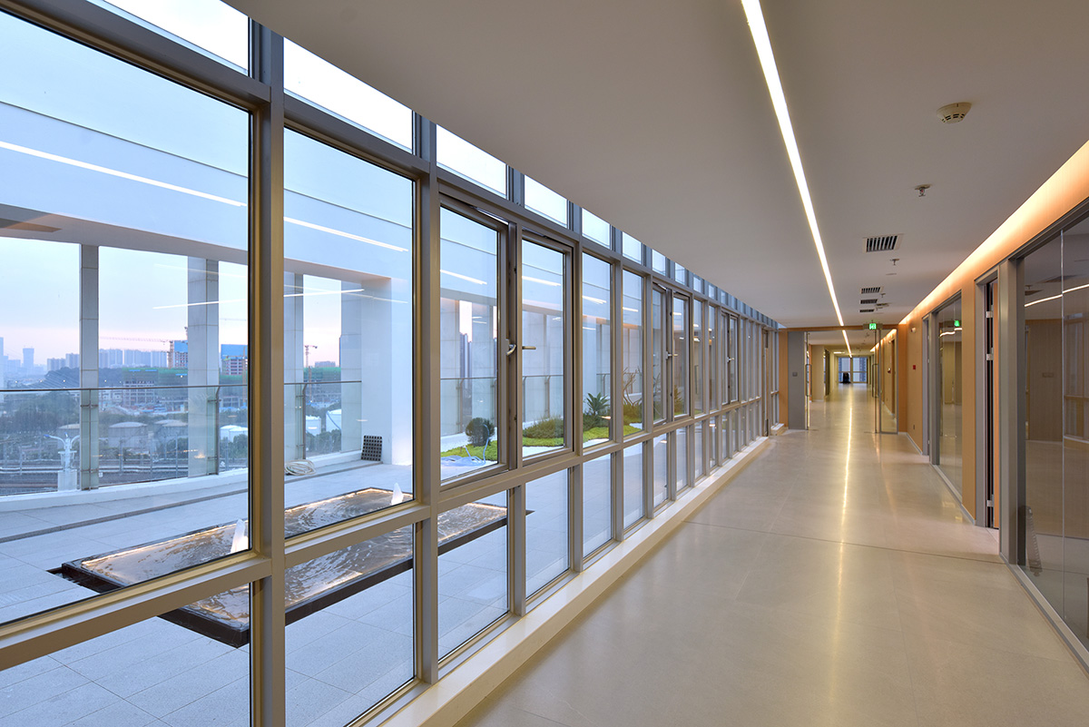 ΰ��Ƽ��ܲ����ã����칤ҵ�칫�ռ�Ĵ����˳�