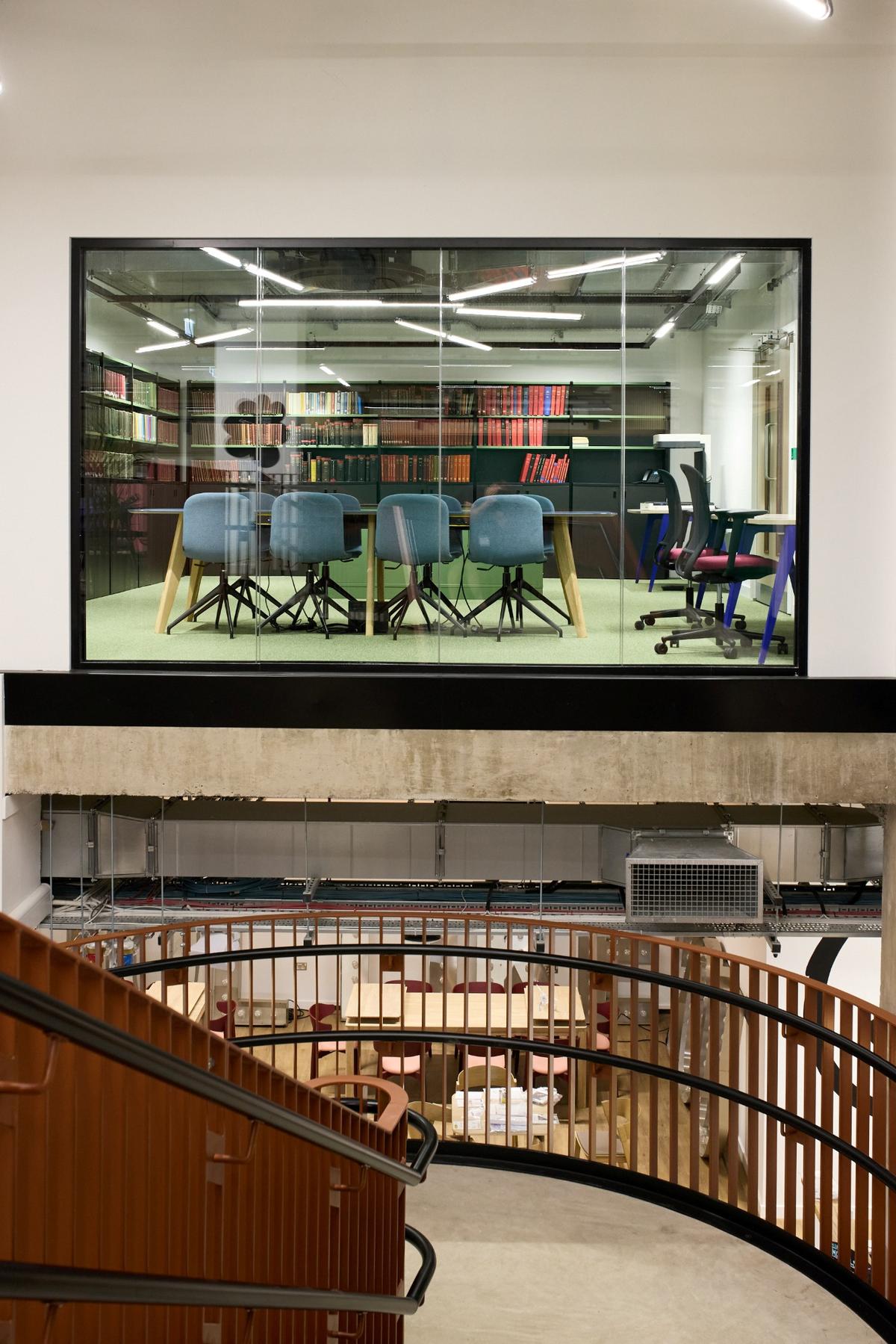 Ӣ��Stockroom�����������ģ������̳��������п���