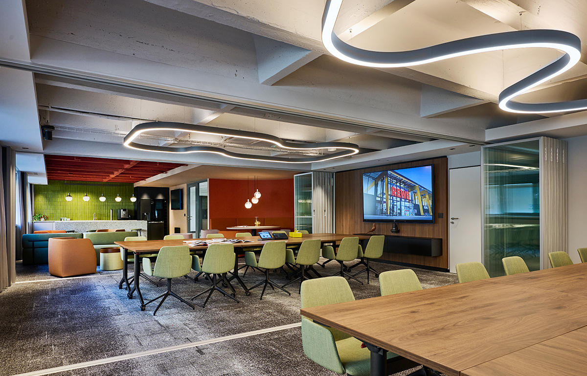 �¹�������ҵREWE�����ܲ���������Ч�ֲ�����ʵ¼