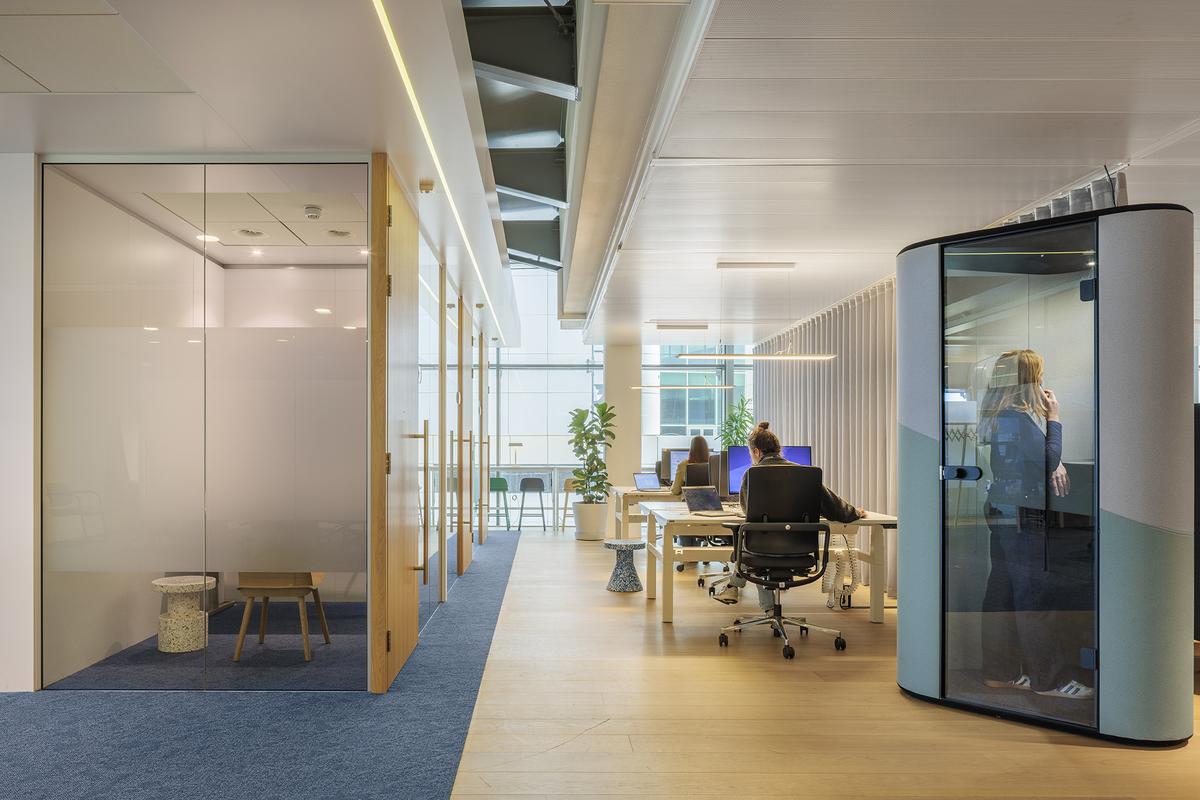 ����δ������ķ˹�ص�Schiphol������Ӫ�������