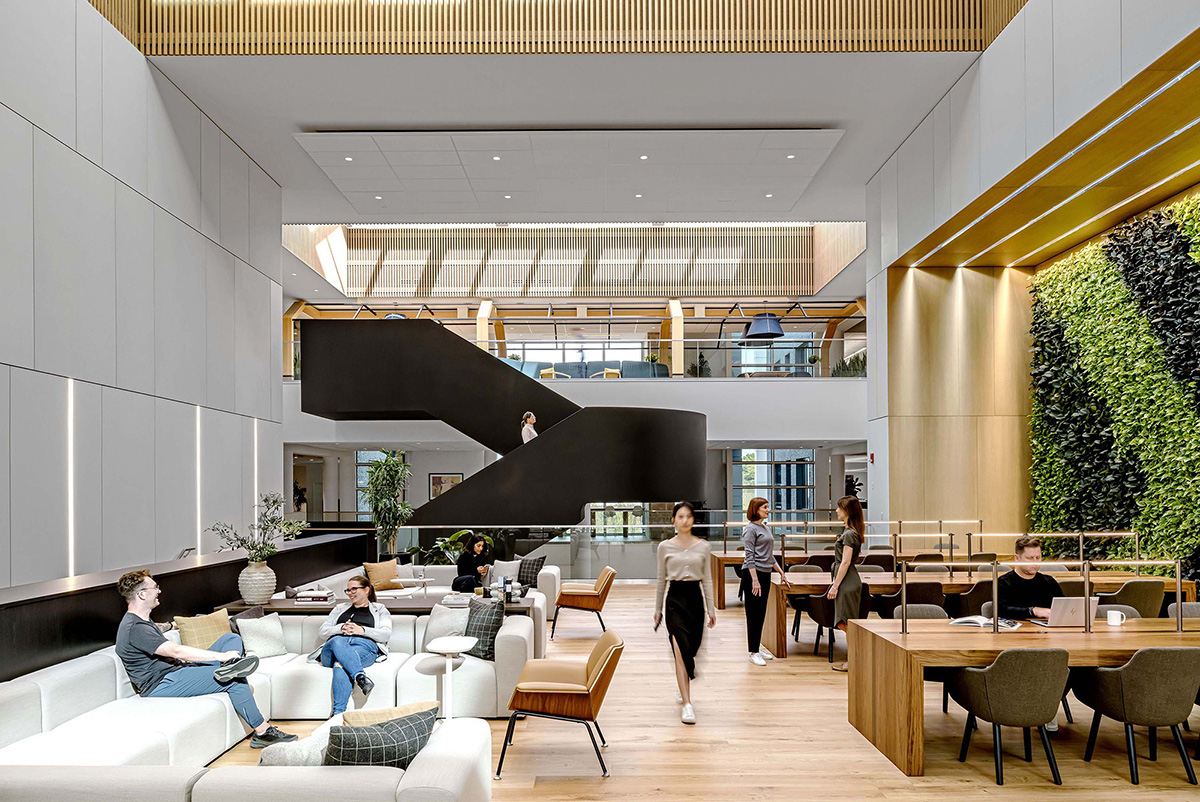 ���վ�ͷCo-operators�ܲ���˫������֤�Ľ���ʱ�а칫