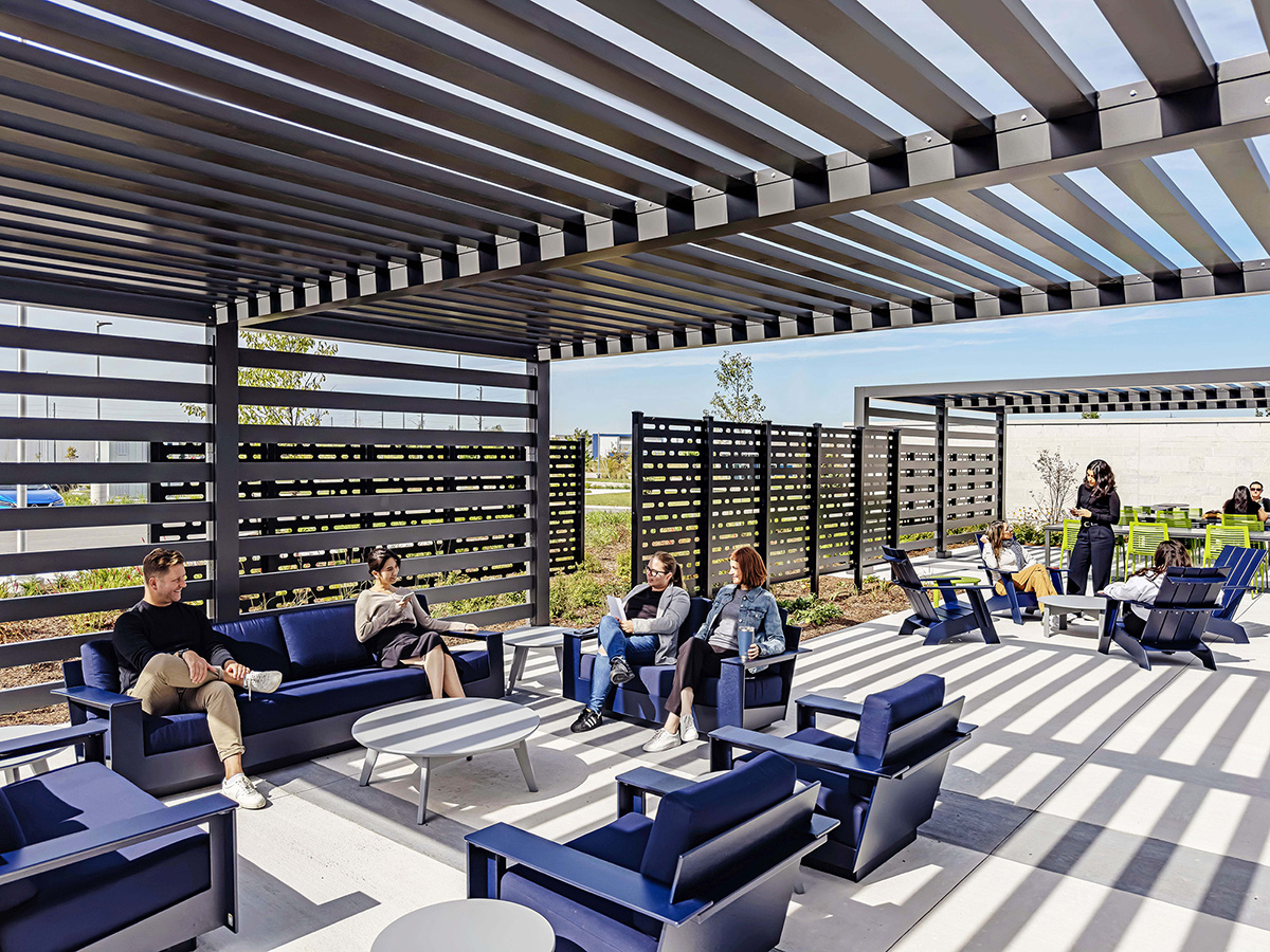 ���վ�ͷCo-operators�ܲ���˫������֤�Ľ���ʱ�а칫