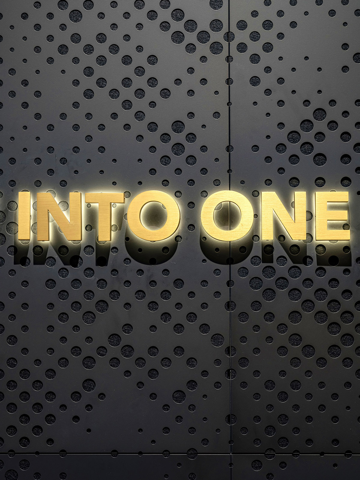 ���վ�ͷCo-operators�ܲ���˫������֤�Ľ���ʱ�а칫