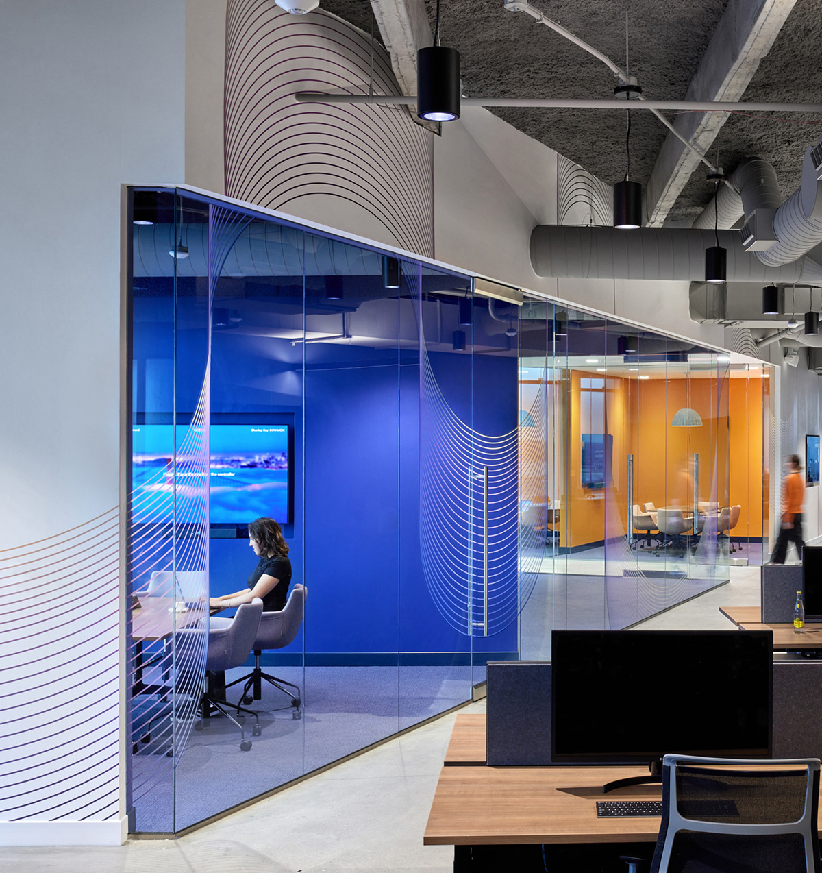 ��洫ýArm Candy����˹�칫�ң���Ʒ��ɫԾ��ռ�