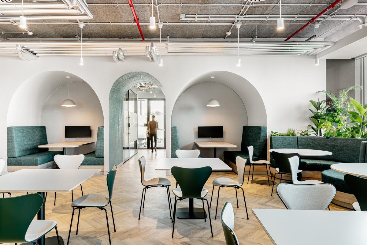 Sage����ͼ�칫�ң����û�б�׼�𰸣���ӦΪ�������ˡ����