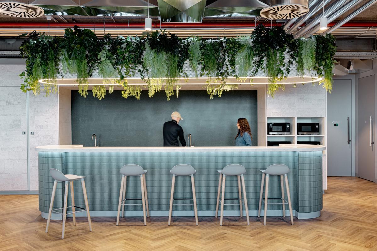 Sage����ͼ�칫�ң����û�б�׼�𰸣���ӦΪ�������ˡ����