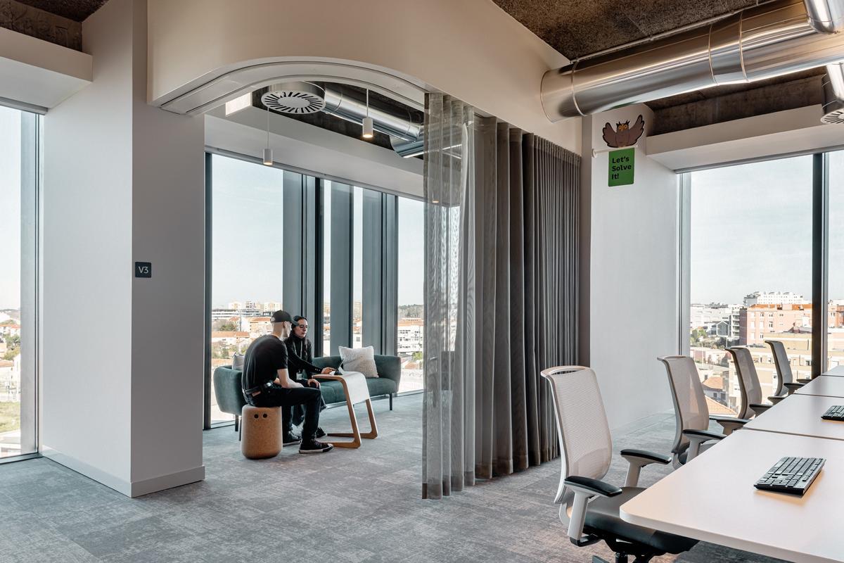 Sage����ͼ�칫�ң����û�б�׼�𰸣���ӦΪ�������ˡ����