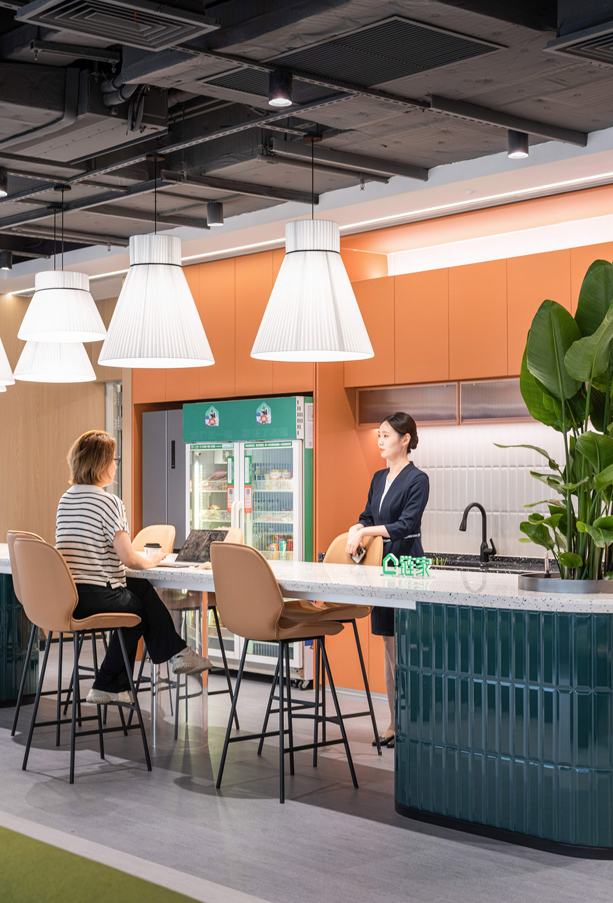 �����Ϻ����ܲ�������ֵ�������İ칫����