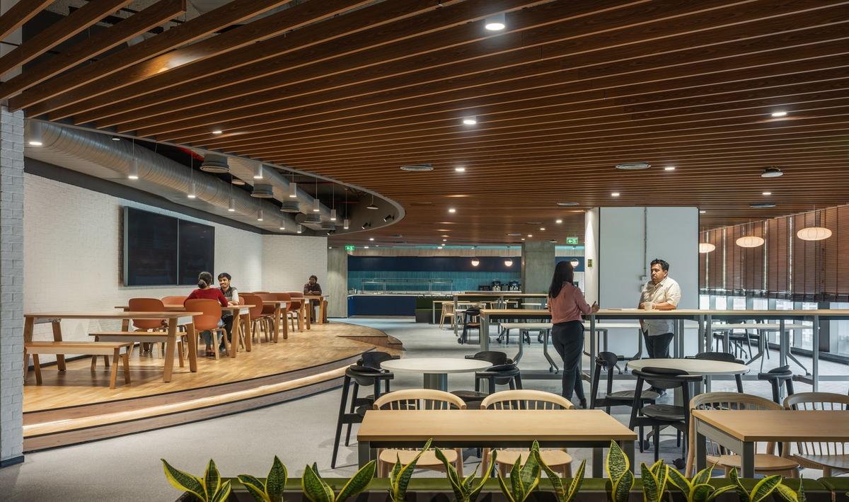 Booking Holdings����޶�׿Խ���ģ�һ����Խ�ߴ��޵İ칫ð��