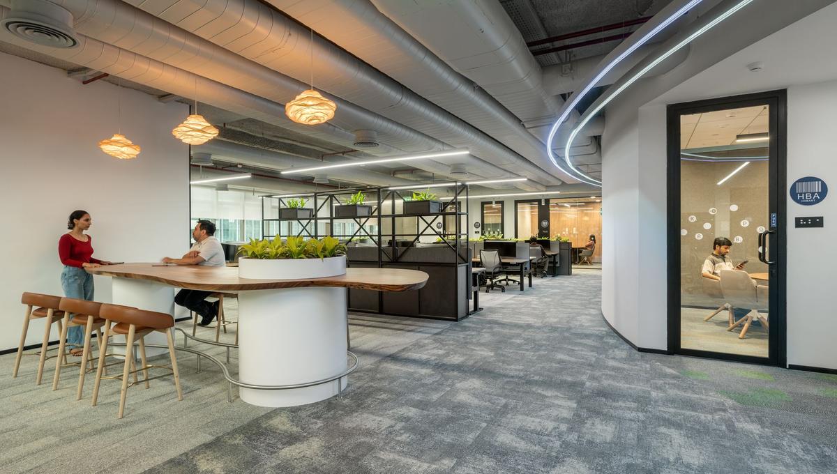 Booking Holdings����޶�׿Խ���ģ�һ����Խ�ߴ��޵İ칫ð��