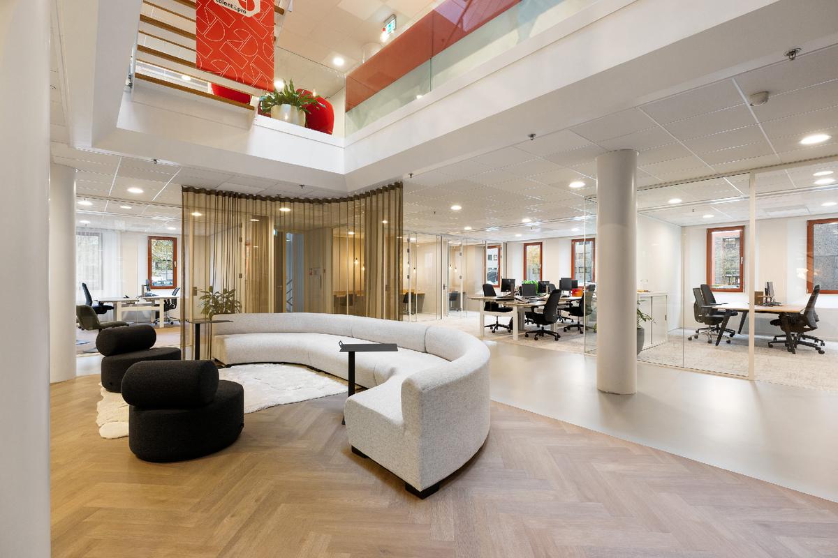 ����House of Redmore���칫��Ӧ���������ų�