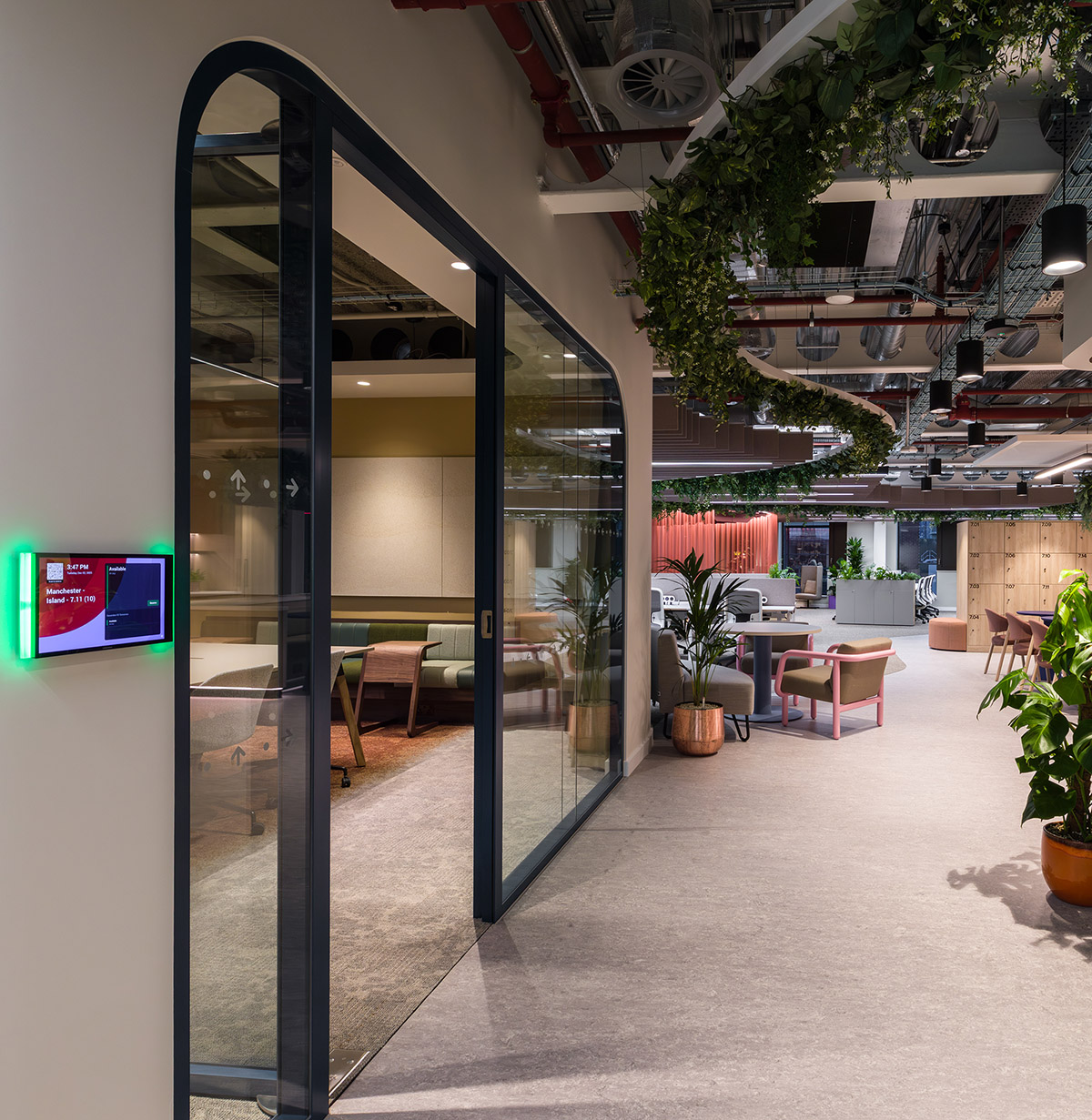 ���¥������������꣺�ƶ�����Virgin Media O2��ϰ칫��Ʋ��