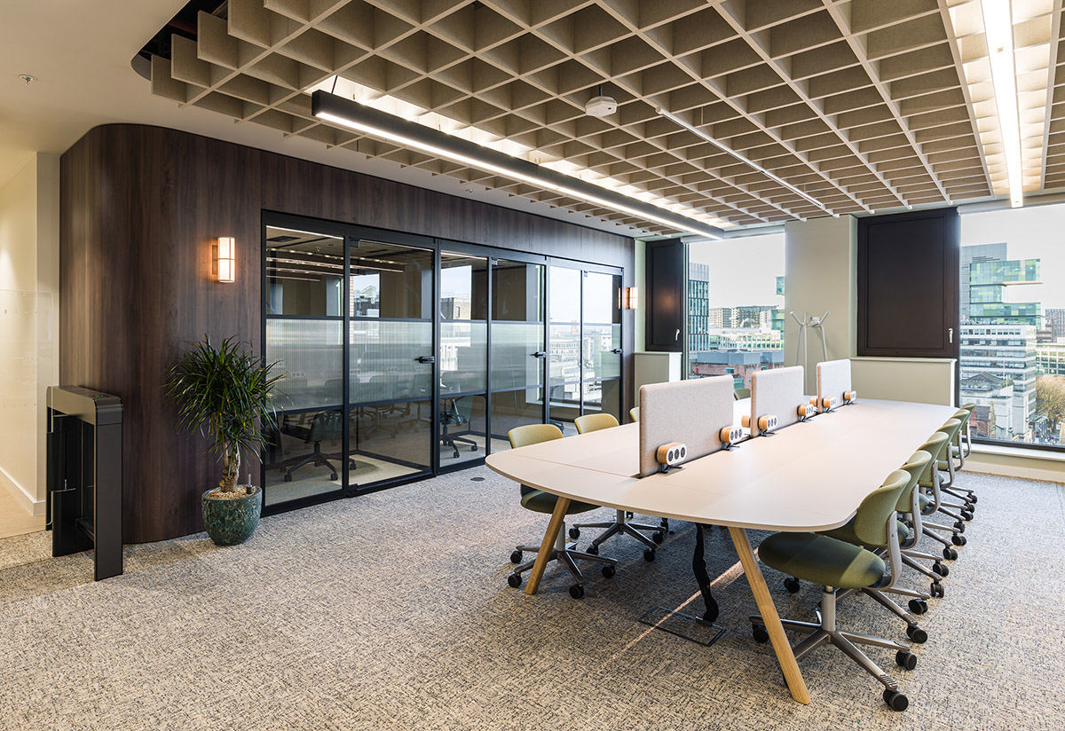 ���¥������������꣺�ƶ�����Virgin Media O2��ϰ칫��Ʋ��