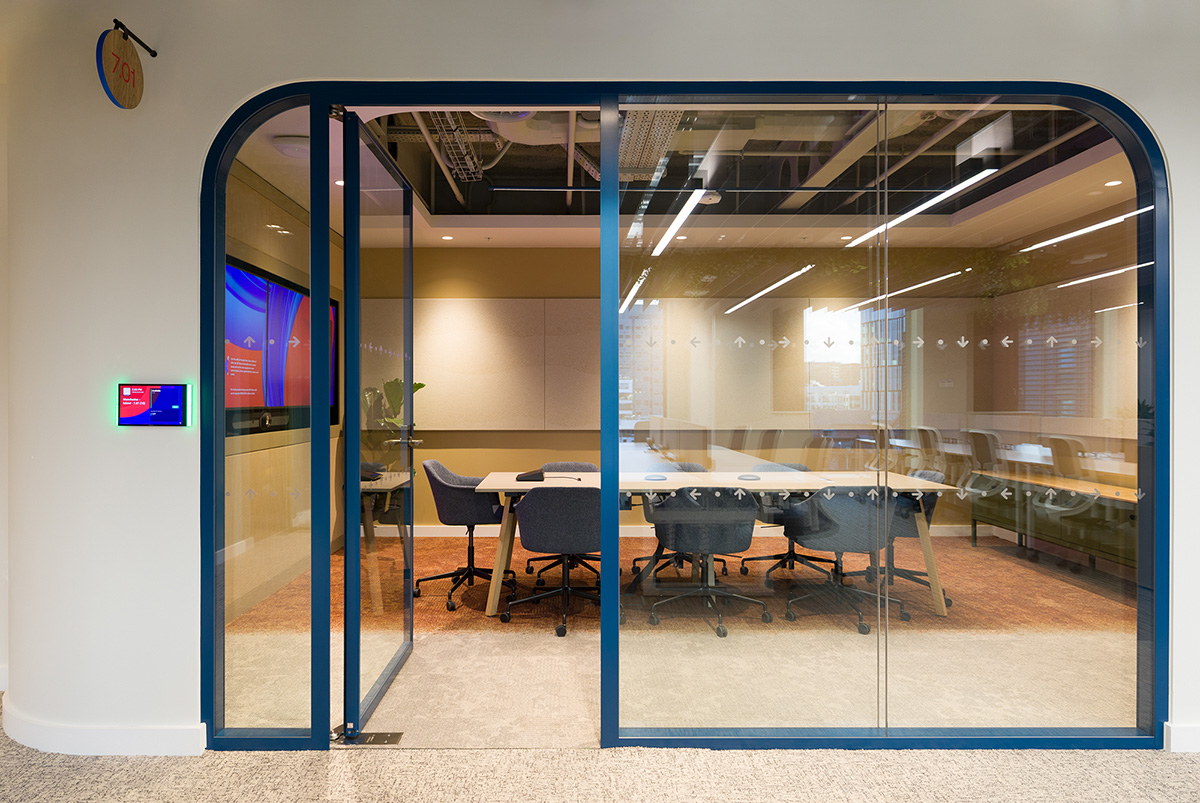 ���¥������������꣺�ƶ�����Virgin Media O2��ϰ칫��Ʋ��