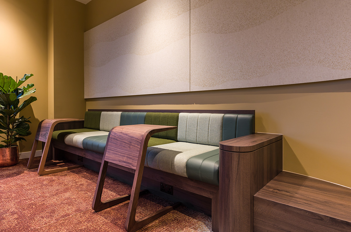 ���¥������������꣺�ƶ�����Virgin Media O2��ϰ칫��Ʋ��