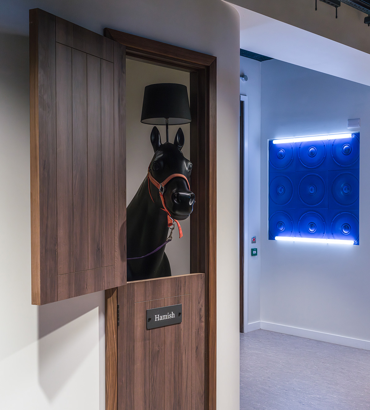 ���¥������������꣺�ƶ�����Virgin Media O2��ϰ칫��Ʋ��