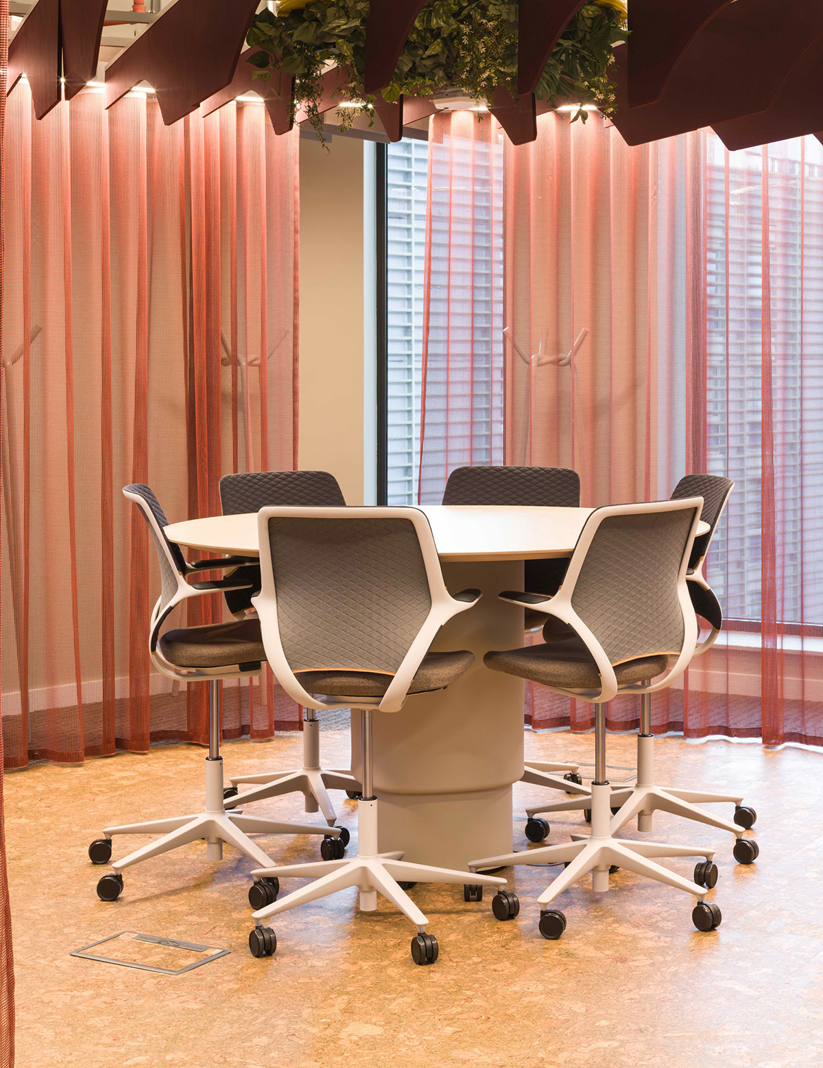 ���¥������������꣺�ƶ�����Virgin Media O2��ϰ칫��Ʋ��