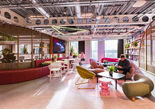 ���¥������������꣺�ƶ�����Virgin Media O2��ϰ칫��Ʋ��