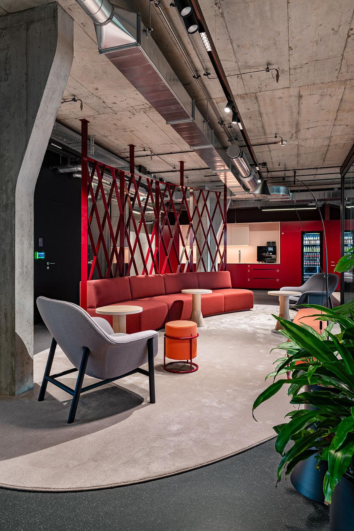 ��ѯ��ͷ�����ܲ����¾���ʷ��ӵ��ת����ɳ���