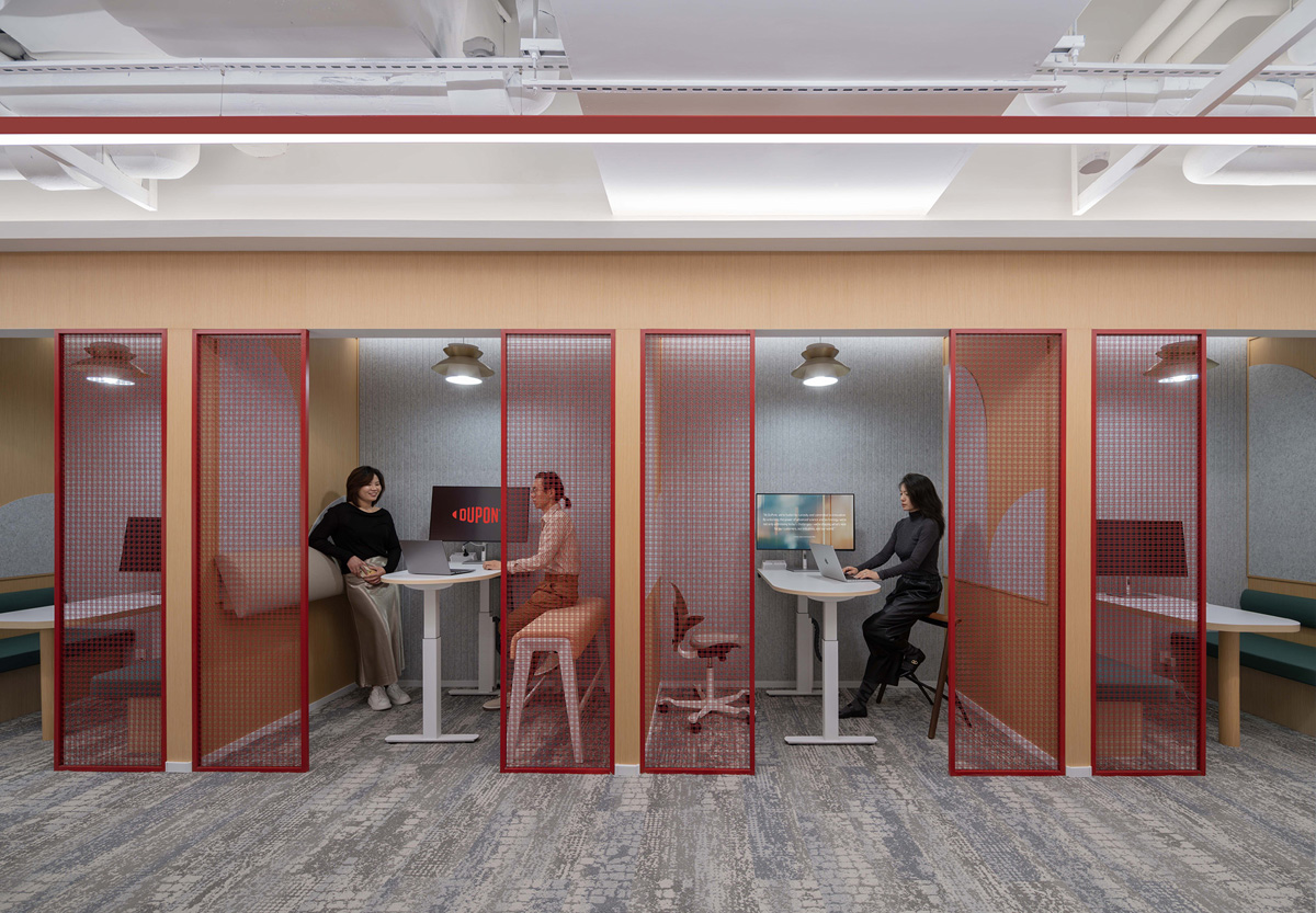 �Ű��Ϻ��з����ĵ�����֮��Կռ�����ת��