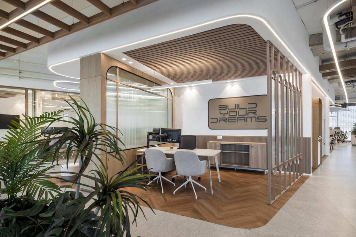 BYD���ǵ���ɫ�а칫�ң�������Ϊ��еĶ������