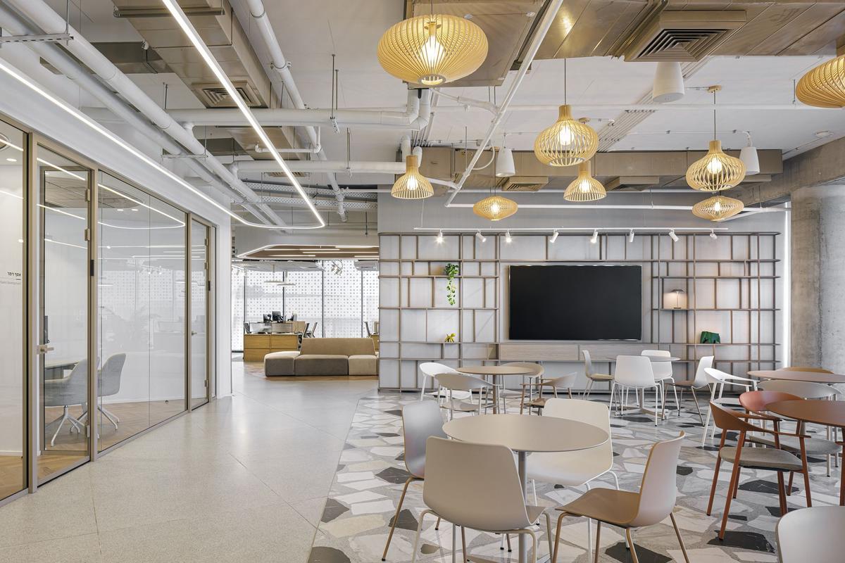 BYD���ǵ���ɫ�а칫�ң�������Ϊ��еĶ������