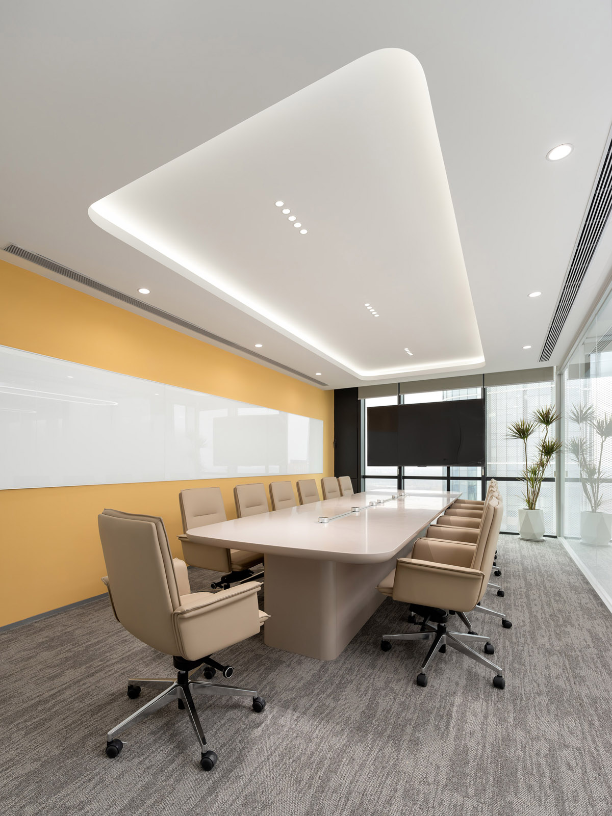 �����ع������Ӷ����ӡ������з��������������罻�򡱵�˫������