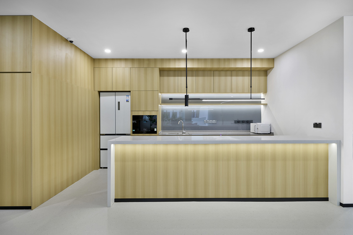 ���ʿƼ���ҵ�Ϻ��칫��ÿһ��������Ʒ������