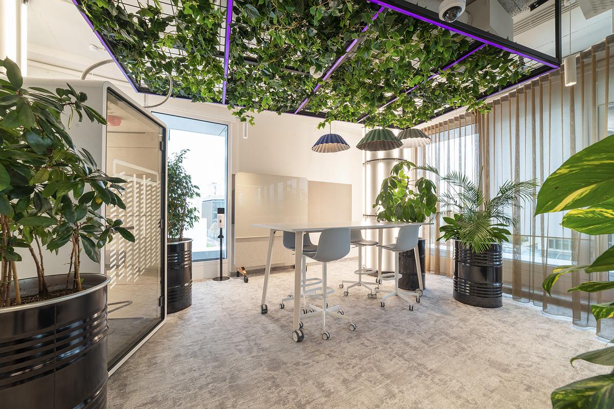 Accenture������˹�ܲ�����Χ��Ȱ칫��ƾ�������пռ�