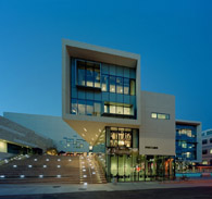 加州大学圣地亚哥分校服务中心 外立面